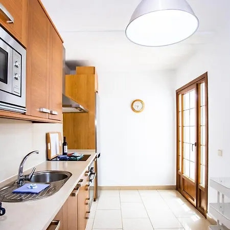 22 Sea Views, Pool,games,hot Tub, Office With Computer+ Wifi * Playa Blanca (Lanzarote)
