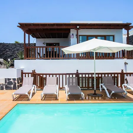 22 Sea Views, Pool,games,hot Tub, Office With Computer+ Wifi 别墅 普拉亚布兰卡