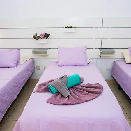 22 Sea Views, Pool,games,hot Tub, Office With Computer+ Wifi 普拉亚布兰卡