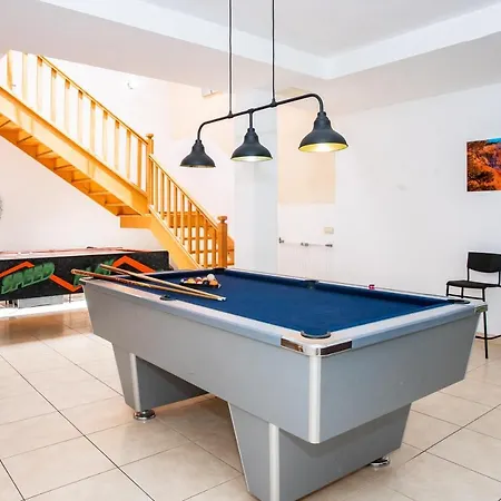 22 Sea Views, Pool,games,hot Tub, Office With Computer+ Wifi * 普拉亚布兰卡