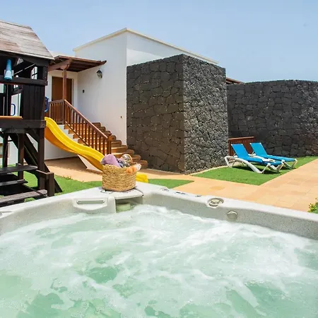 22 Sea Views, Pool,games,hot Tub, Office With Computer+ Wifi 别墅