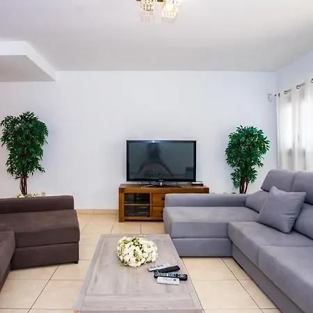 וילה 22 Sea Views, Pool,games,hot Tub, Office With Computer+ Wifi *