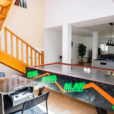 וילה 22 Sea Views, Pool,games,hot Tub, Office With Computer+ Wifi *